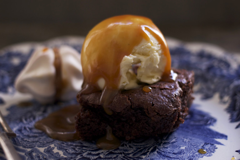 Salted caramel sauce Image