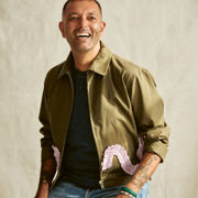 2. AUTHOR PIC