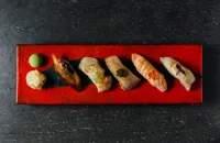 Aburi nigiri goshumori – seared nigiri sushi