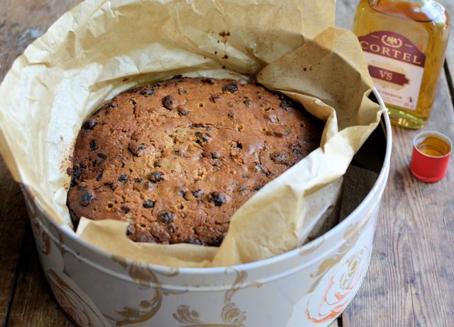 Traditional British Christmas Cake – Part 2 – Caroline's Easy Baking Lessons