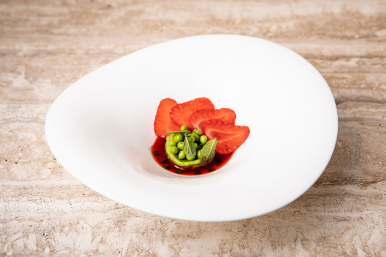 Pea sorbet with strawberries and mint