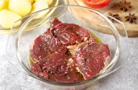 How to enhance beef with rubs and marinades