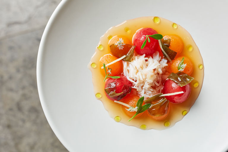 Crab with melon, tomato and ginger
