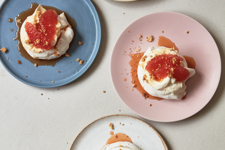 Individual negroni pavlovas
