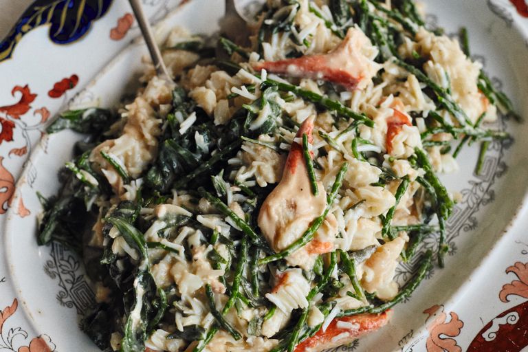 Crab and sea vegetable salad