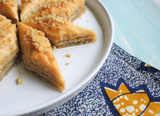 Easy Greek Baklava Recipe - Supergolden Bakes