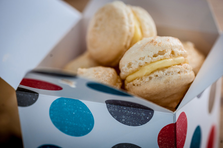 Christmas glitter macaroons
