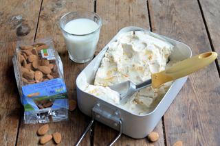 How to make almond milk