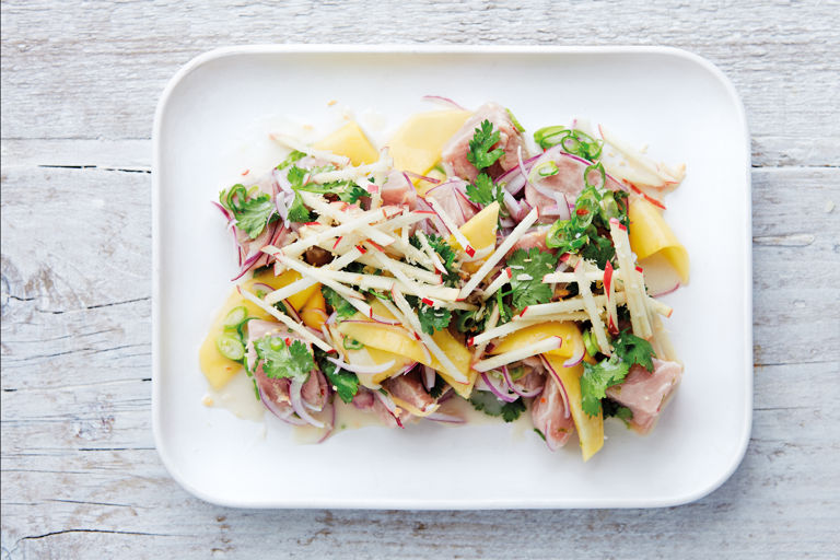 Tuna with coconut, chilli, mango, apple and lime