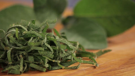 How to make a chiffonade