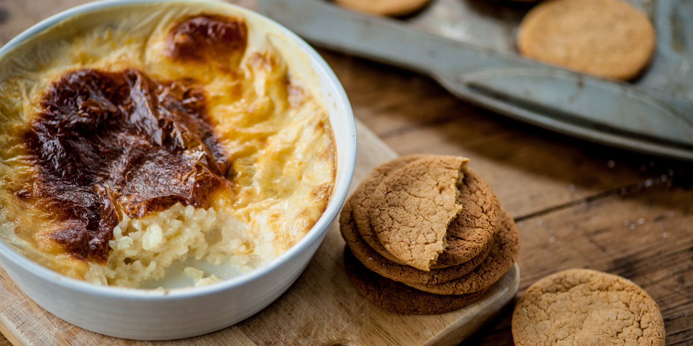 Rice pudding with ginger snap dunkers