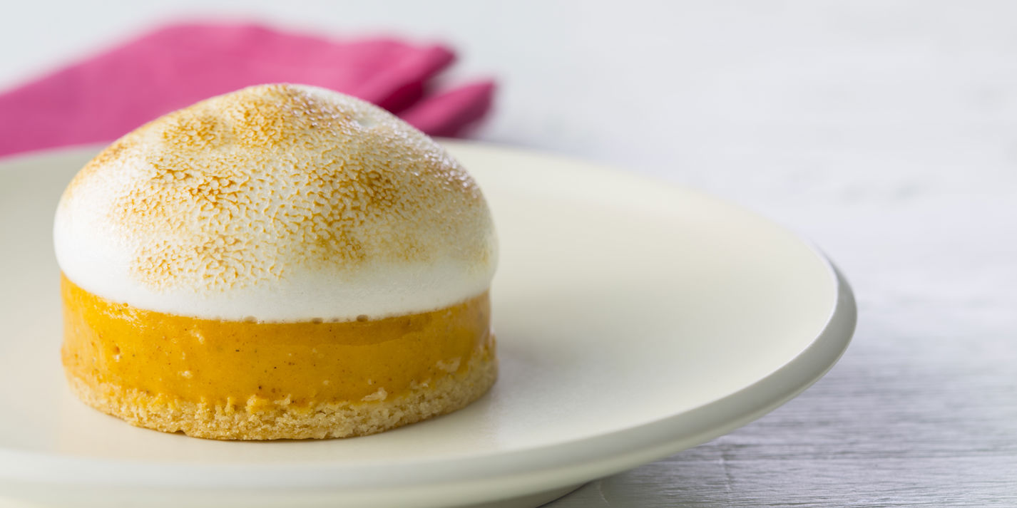 Vegan pumpkin meringue pie-image