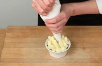 How to fill and use a piping bag