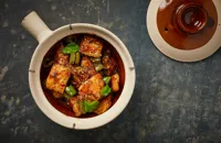 Aubergine, green chilli and fish claypot