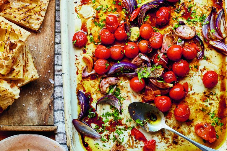 Ladenia smash: tomato, onion and oregano toast