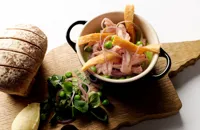 Ham hock with pea purée and wholemeal bread