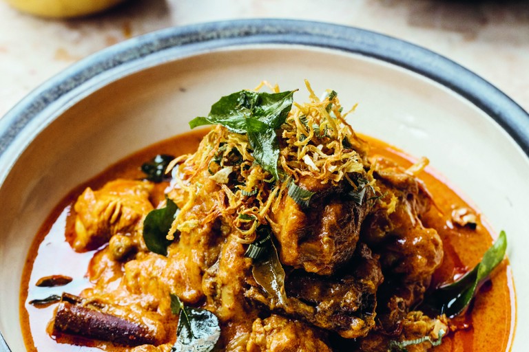 Red chicken curry