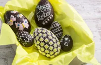 How to decorate an Easter egg