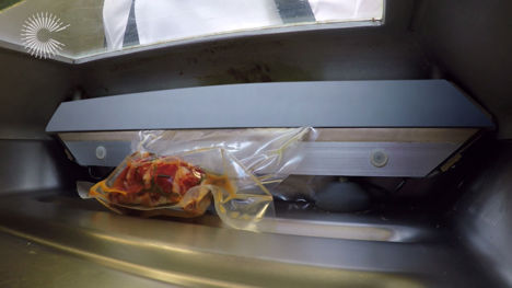 How to use a sous vide chamber vacuum sealer