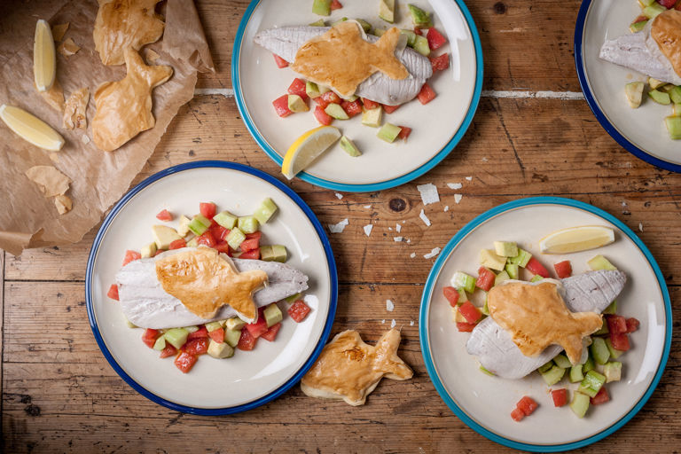 Baked mackerel with salsa and fishy crisps