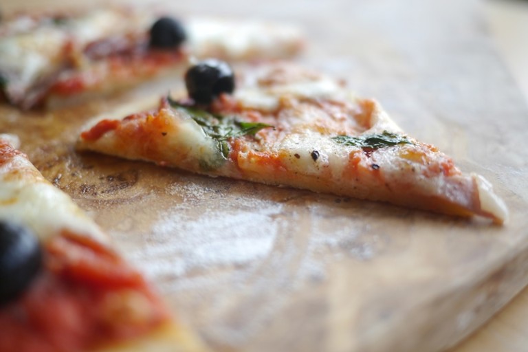 How to Make Gluten-free Pizza