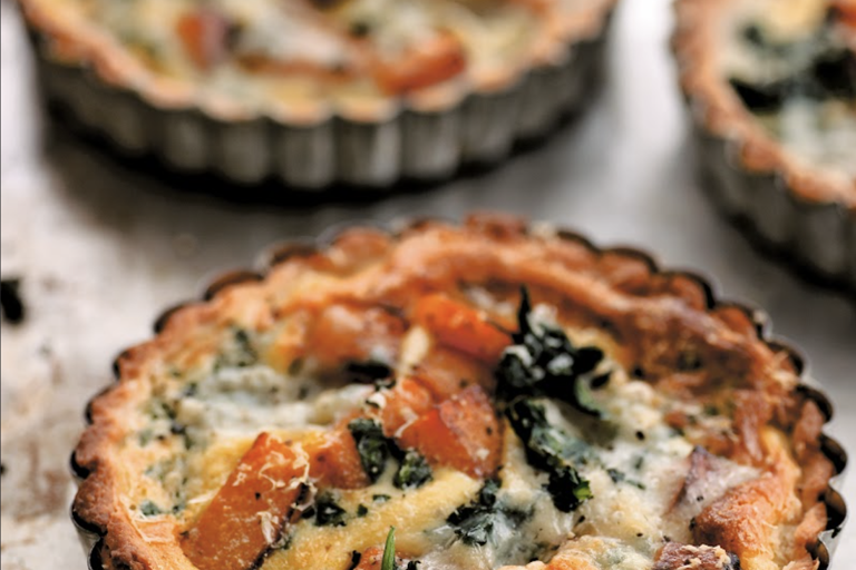 Pumpkin tarts with spinach and gorgonzola