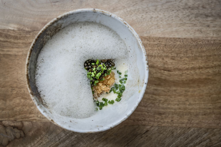 Seaweed custard, crispy mussels and imperial caviar 