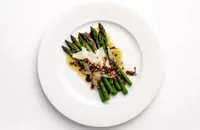 Asparagus with balsamic vinegar and shaved Parmesan