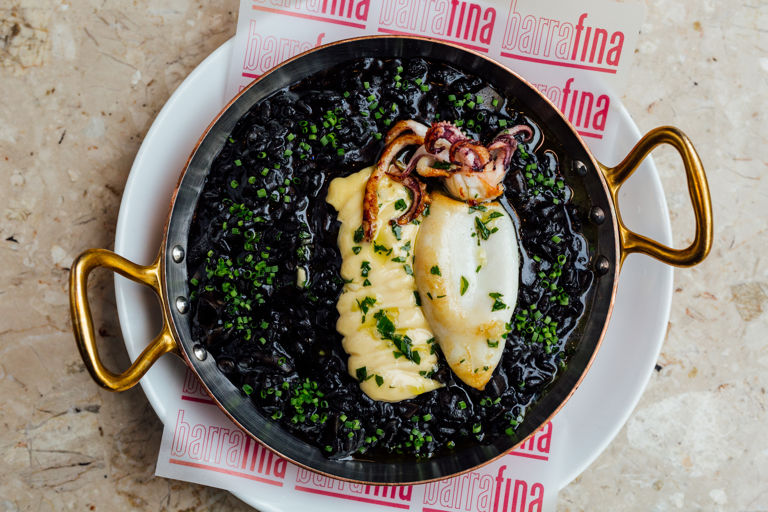 Squid ink rice