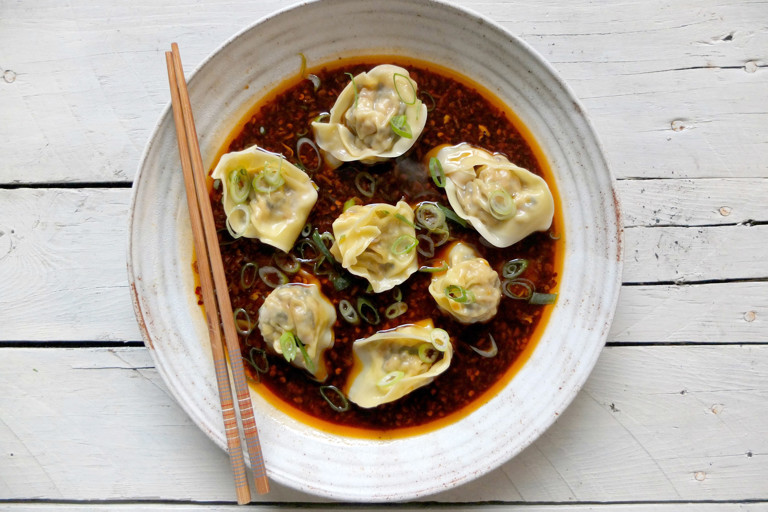 Wontons in chilli oil sauce