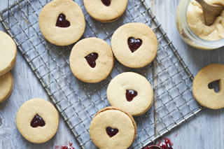 Peanut butter jammie dodgers