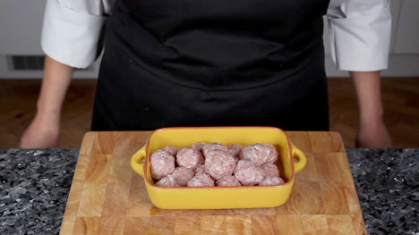 How to shape meatballs