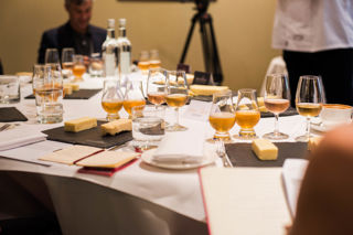 How to match drinks with cheddar