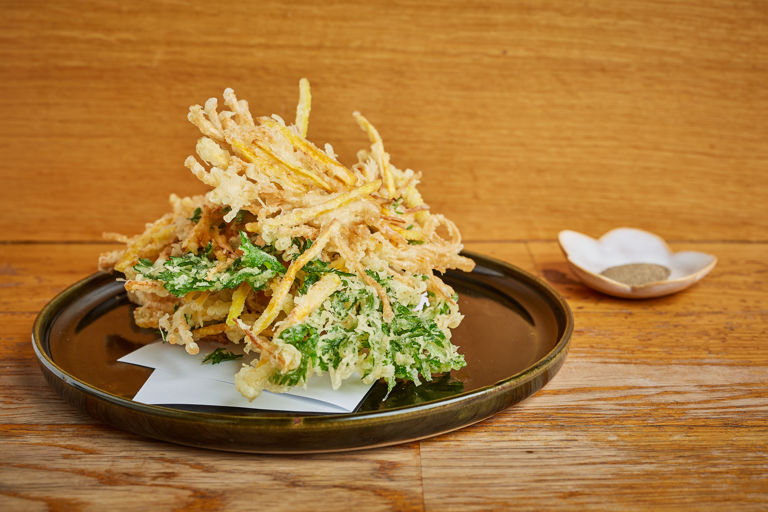 Seasonal kakiage tempura and Hōjicha salt