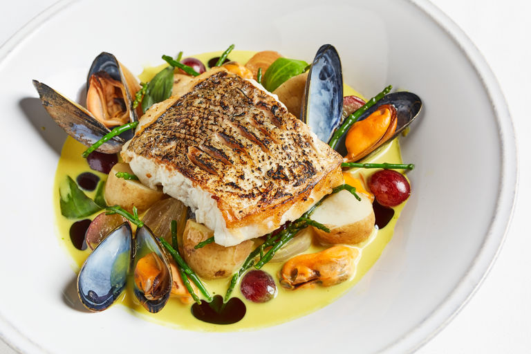 Hake with mussels, potatoes and light curry velouté