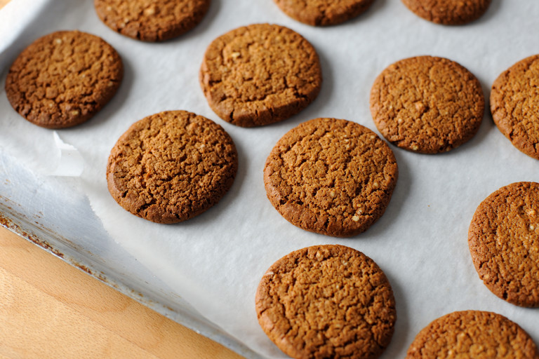 Ginger snap biscuits