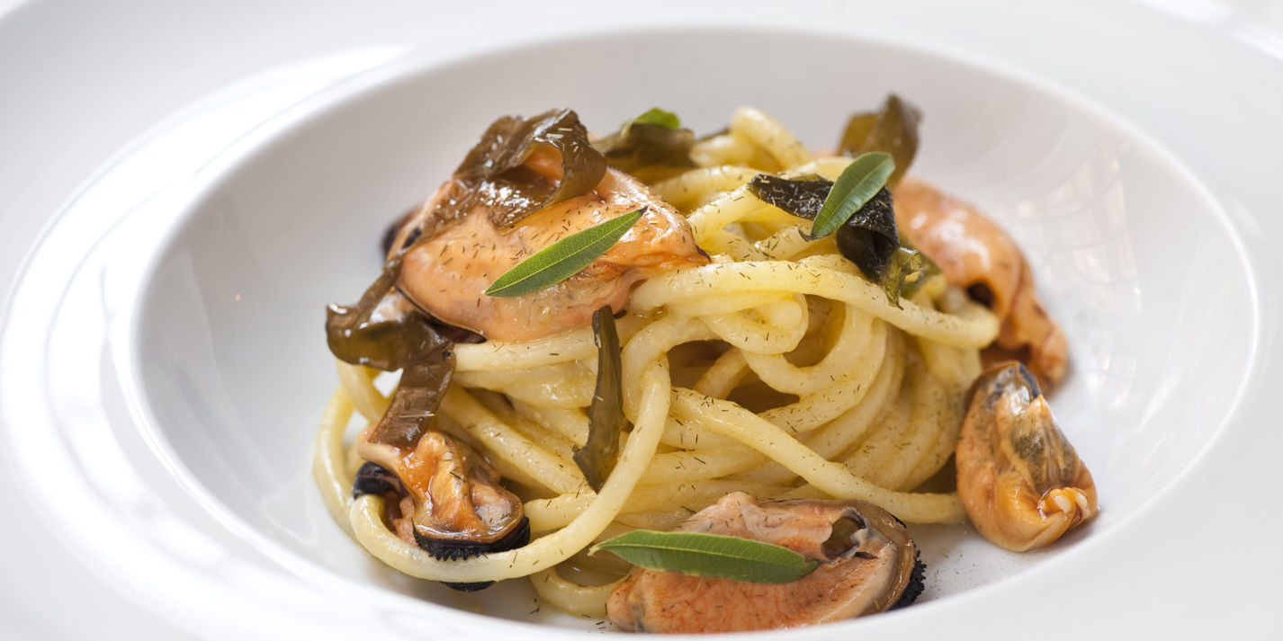 Mussel, Chilli and Garlic Spaghetti Recipe - Great Italian Chefs-image