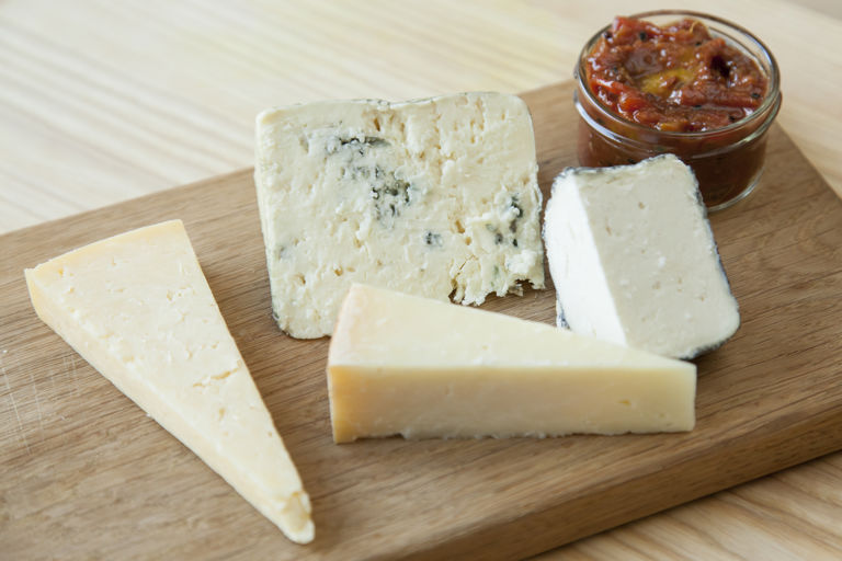 A%20perfect%20cheese%20board%20with%20goos_960x540_2250.jpg (1)