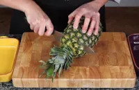 How to prepare a pineapple