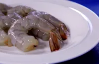 How to devein a prawn