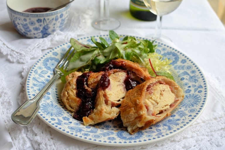 Chicken wellington with cherry sauce 
