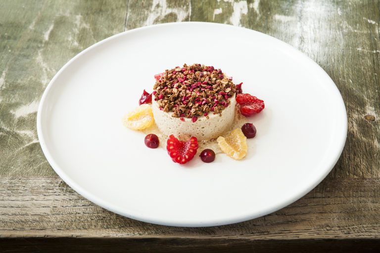 Brown bread parfait with raspberries and whisky