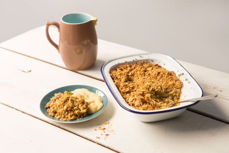 Gluten-free apple and ginger crumble