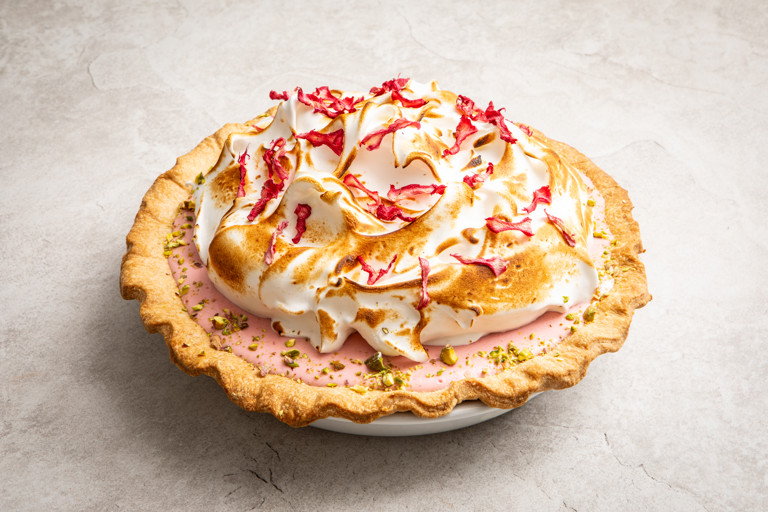 Rhubarb meringue pie