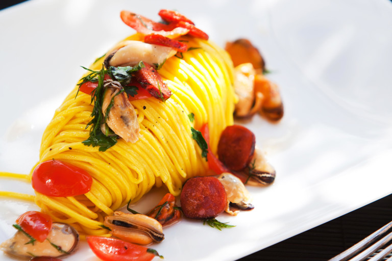 Linguine with mussels