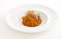 Benedetto Cavalieri Spaghettone with red prawns and wild fennel 