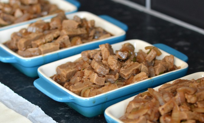 Quorn Steak Strip and Onion Pie Recipe - Great British Chefs