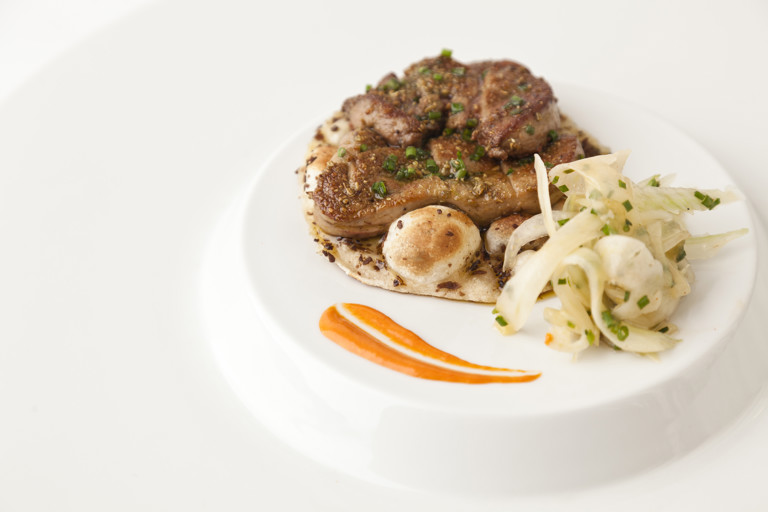 Spice seared foie gras, wild mushroom naan and fennel-mango chutney salad