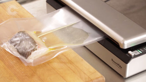 How to use a sous vide vacuum bar sealer
