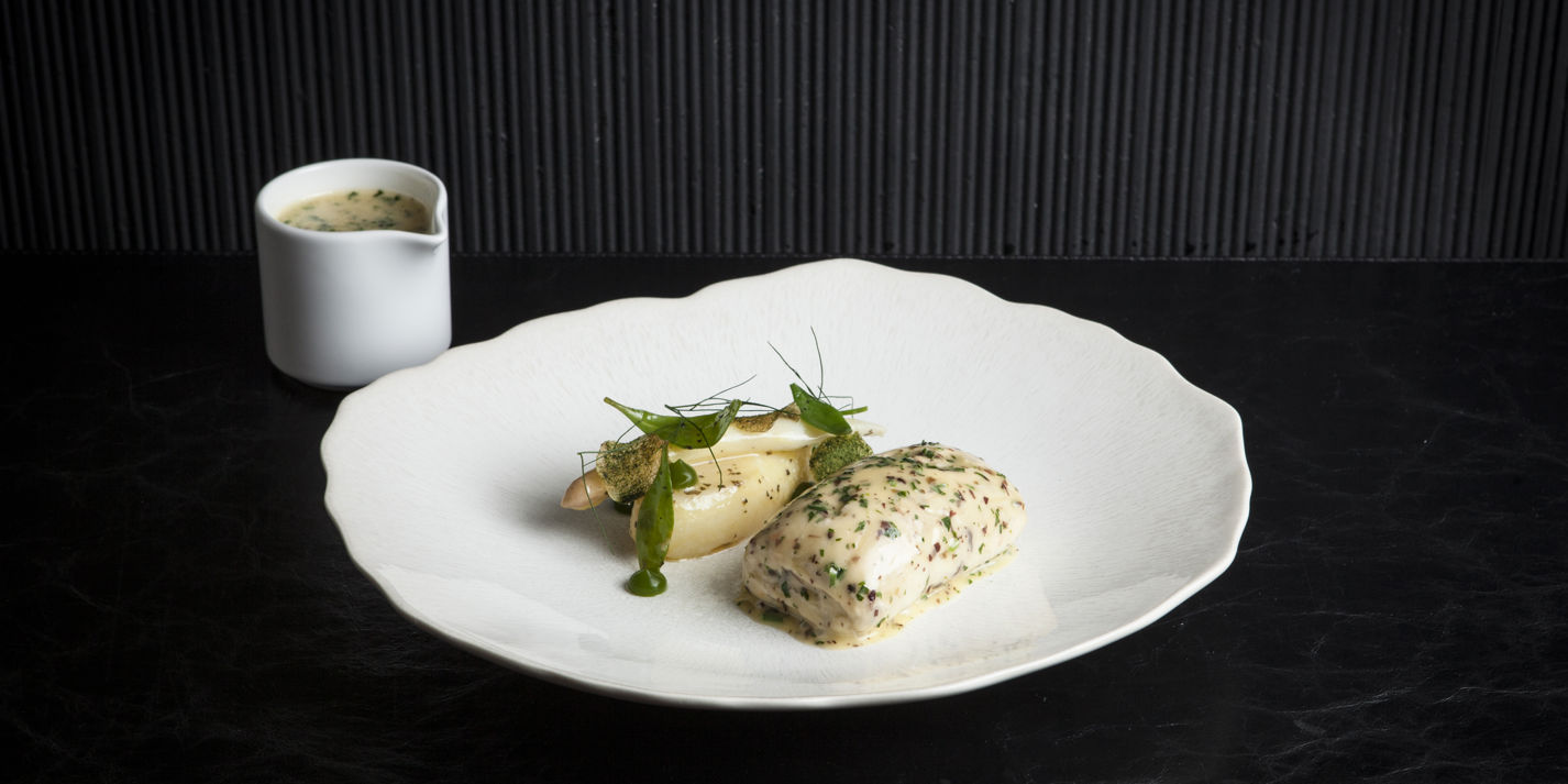 Turbot with mussel mousse, dulse, potatoes and white asparagus-image